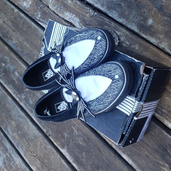 Vans x Disney Night Before Christmas Classic Slip-On Shoes Jack Skellington sz 5 - Picture 5 of 16